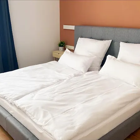 Apartamento Grosszuegiges City-apartment In *